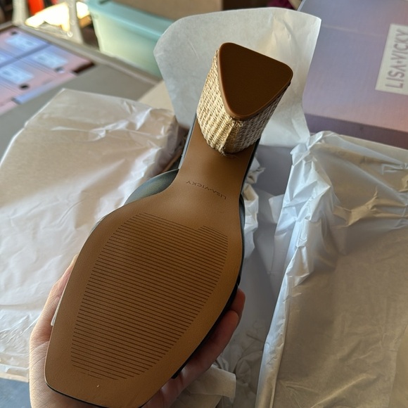 LISA VICKY  Impress Block Heel Sandal Black Rattan Boho Woven Heel - Picture 4 of 4